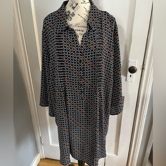 Beautiful lightweight tunic with tie belt, buttons and collar - Picture 2 of 8